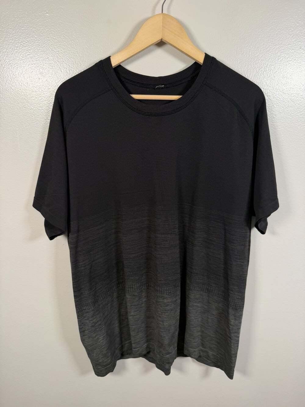 Lululemon Metal Vent Tech Shirt Mens XL Black Gray Ombre Gradient Workout Gym